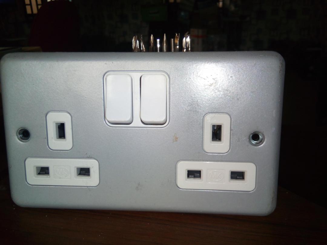 MK Y1634 2 Gang DP Switched Twin Socket 13A