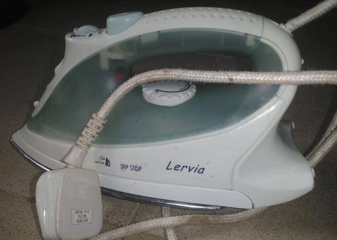 LERVIA STEAMING IRON