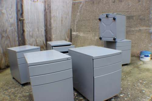 Used Metal cupboard on wheels 40*57*57 cm