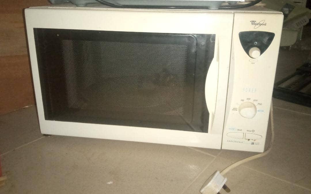 WhirlPool Microwave
